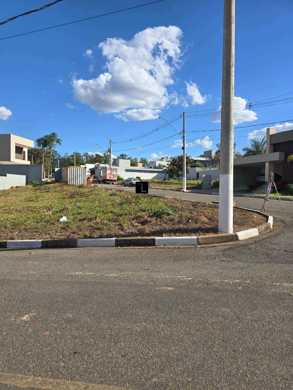 Lote a venda no Condomínio Residencial Veredas Lote de esquina medindo 475 m², totalmente plano, para você realizar o sonho de morar em um condomínio